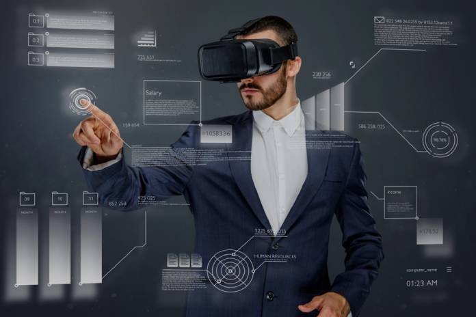 VIRTUAL-REALITY-AND-AUGMENTED-REALITY